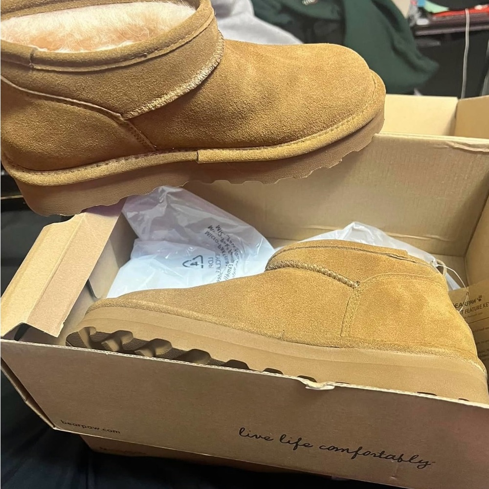 Chestnut booties by Bear paw size 9